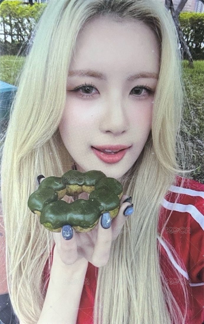 1st EP Album - ACT LIKE THAT km 2.0 線下 簽售卡 도넛 ver. 正面