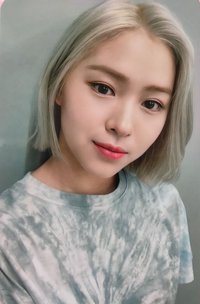 Not Shy yzy 2.0 簽售卡 中文卡背