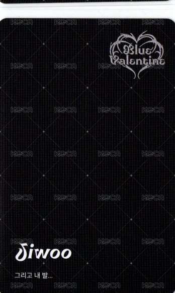 正規一 專輯卡 黑版電子專 Jiwoo的腳 背面