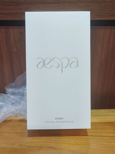 現貨 aespa 二代手燈 含一套小卡四張 全新品
