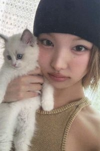Yes I am jyp 特典卡 抱貓臉