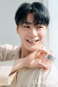 代言 CLINIQUE