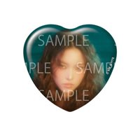 時よ止まれ 徽章 ILLIT CAFE in SWEETS PARADISE 心形徽章