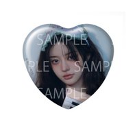 時よ止まれ 徽章 ILLIT CAFE in SWEETS PARADISE 心形徽章