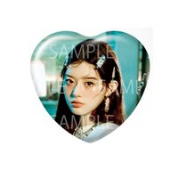 時よ止まれ 徽章 ILLIT CAFE in SWEETS PARADISE 心形徽章