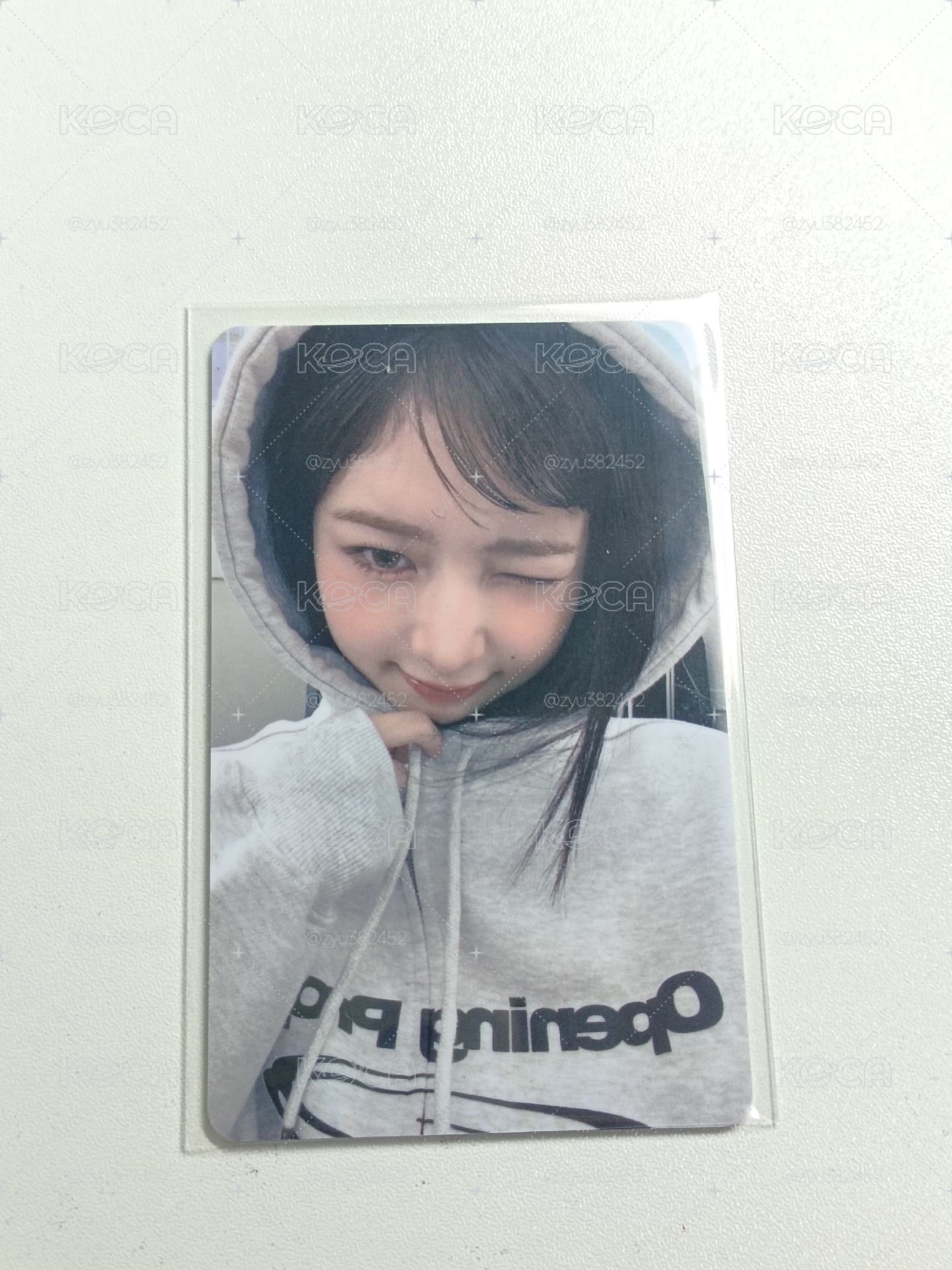 衣服代言卡怜