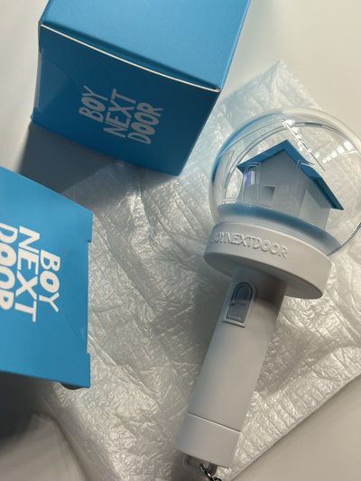 BOYNEXTDOOR 全新小手燈