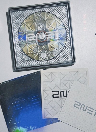 2NE1 ! 冠軍首選台灣獨占初回豪華限定盤