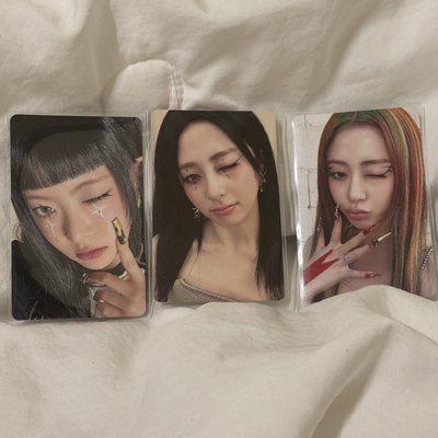 LESSERAFIM Crazy 專卡