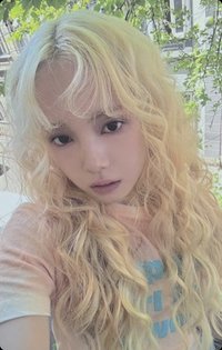 F Girl 專輯卡 ver.A Mia