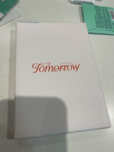 TOMORROW 快閃的然竣立牌