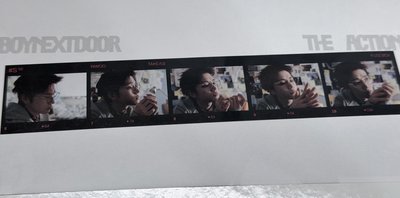 The Action 專輯內隨機物