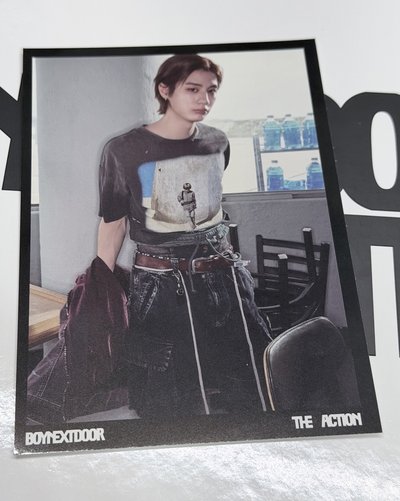 The Action 專輯內隨機物