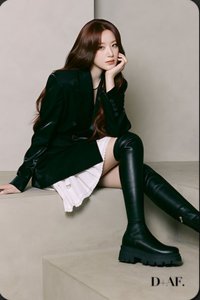 idle 舒華 D+AF 代言卡 