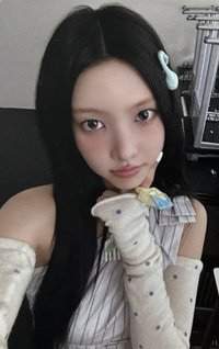 NOT CUTE ANYMORE 專輯卡 WVS A ver.