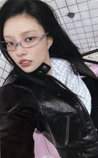 NOT CUTE ANYMORE 專輯卡 WVS B ver.