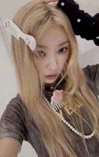 NOT CUTE ANYMORE 專輯卡 WVS A ver.