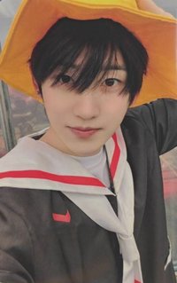迷一 yzy 2.0 幸運卡 