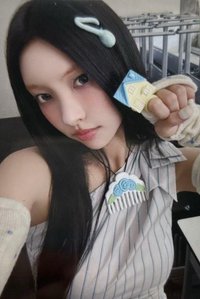 NOT CUTE ANYMORE 日咖 預售 特典卡 