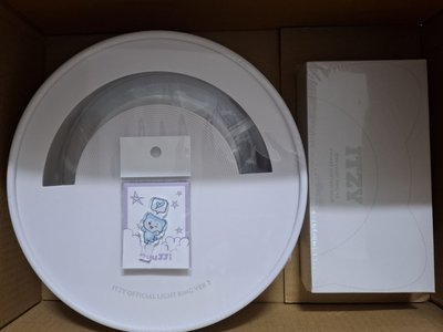 未拆 二代手燈+貓兒+RyuJJi插卡立牌