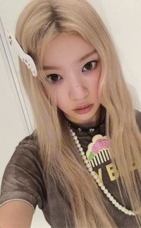 NOT CUTE ANYMORE 專輯卡 Pouch A ver.