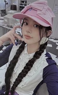 NOT CUTE ANYMORE 專輯卡 NOT CUTE B ver.