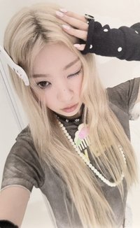 NOT CUTE ANYMORE 專輯卡 NOT CUTE B ver.