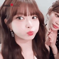 洪恩採到我腳了