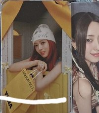 娜隨機卡（右）