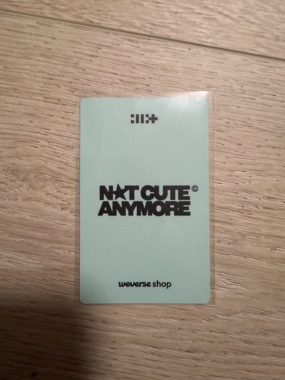 NOT CUTE ANYMORE wvs 預售 特典卡 (iroha)