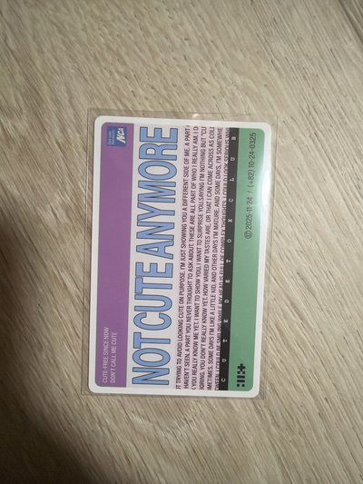NOT CUTE ANYMORE 專輯卡 NOT CUTE B ver.