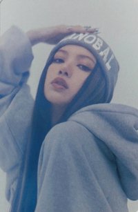 LALISA yg 首批限量金卡 專輯卡 