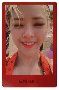 MORE & MORE 專輯卡 