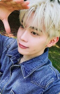 正規一 sr 簽售卡 東張西望 ver.