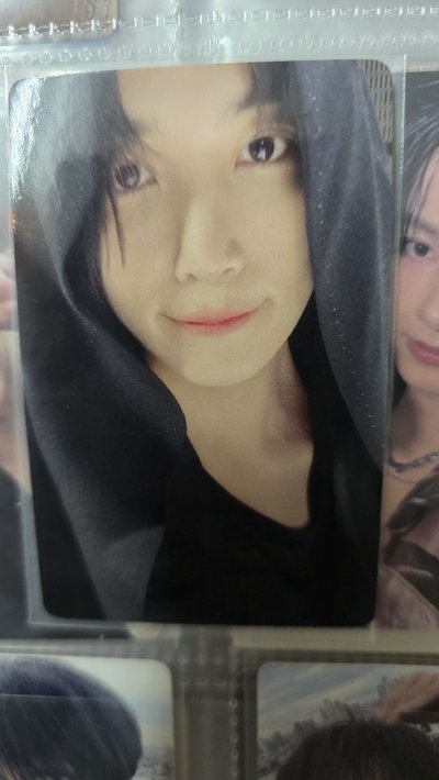 漢yzy簽售卡+olive young特典+率燦吊飾