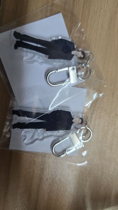 漢yzy簽售卡+olive young特典+率燦吊飾