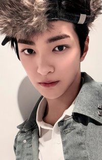 迷一 yzy 4.0 幸運卡 