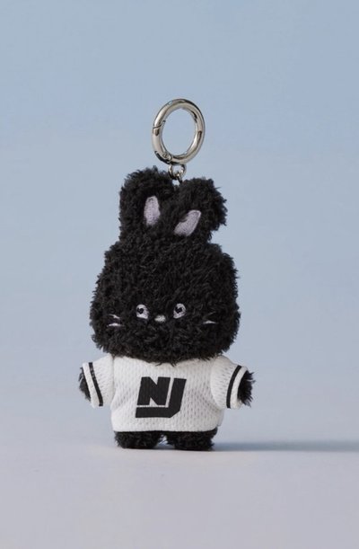 NewJeans How Sweet 黑兔吊娃 bunini吊飾