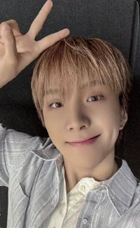 The Action yzy 預售 2.0 特典卡 