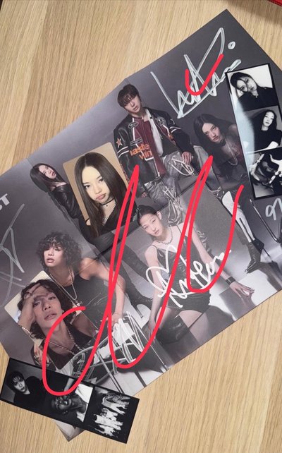 黑版海報親簽專現貨