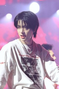 羲羲不想笑嘻嘻