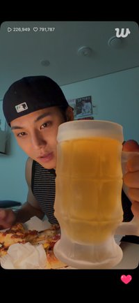 金總的豹紋西裝