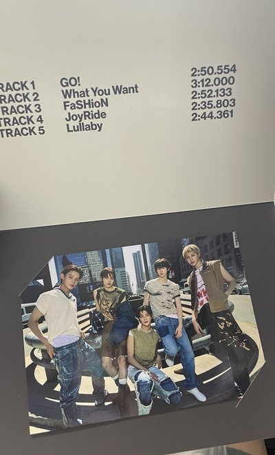 日通特典 cortis 團體 明信片 相框