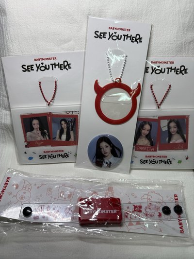 24FM 周邊 徽章吊飾 / 壓克力吊飾 / 立牌 / 日巡手燈環