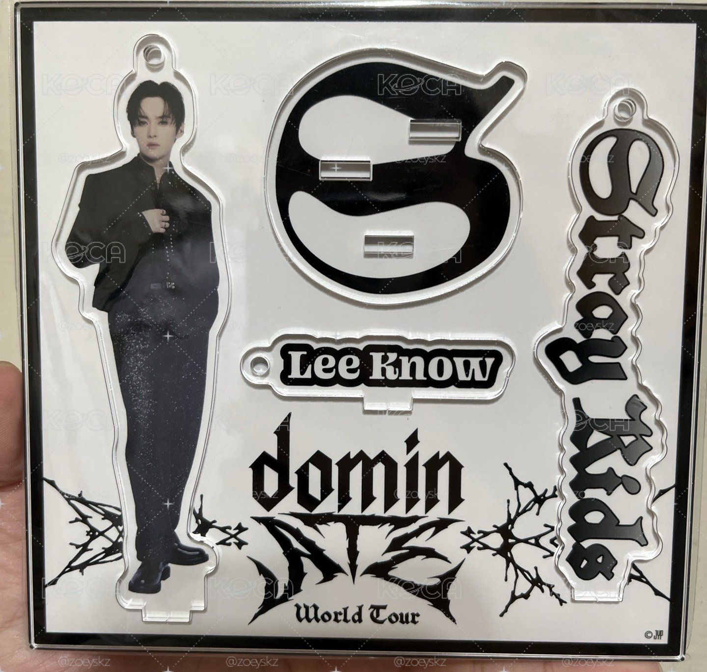 Lee know 立牌