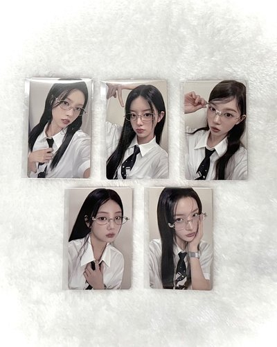 ILLIT 歐巴帶你走😎來日紀念幸運卡 