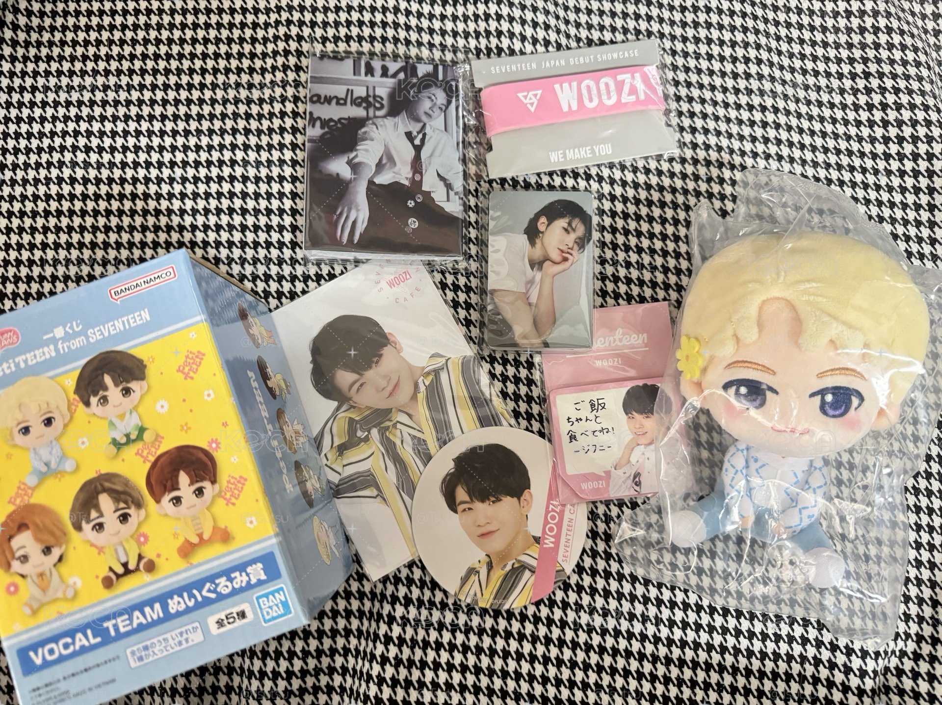 【現貨】整圖出 seventeen 早期周邊 petiteen woozi 李知勳 坐娃 咖啡廳 杯墊（印簽 出道秀手環