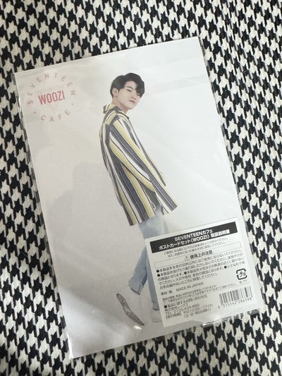 整圖出 seventeen petiteen woozi 李知勳 坐娃 咖啡廳 杯墊 出道秀 手環