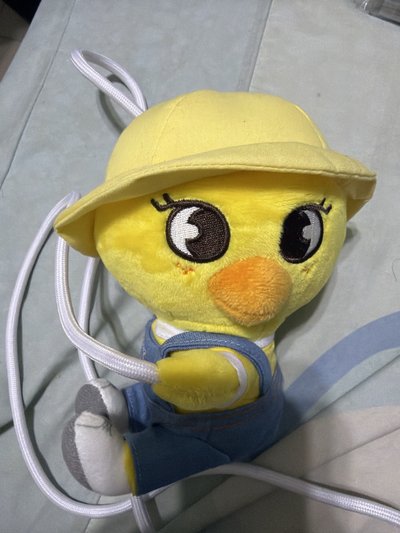 菲幼兒園側背娃