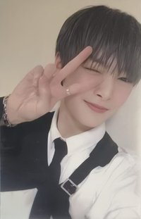 Clé : LEVANTER sw 永登浦線下 B版 幸運卡 